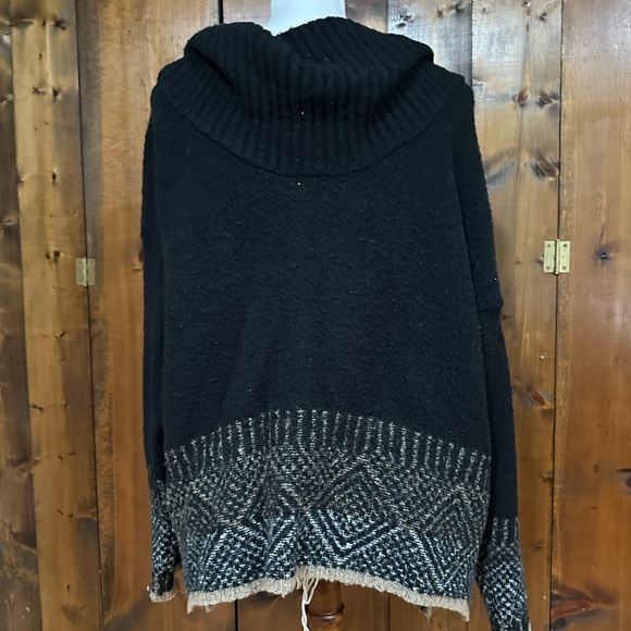 Cozy Black Knit Sweater - Picture 4 of 6
